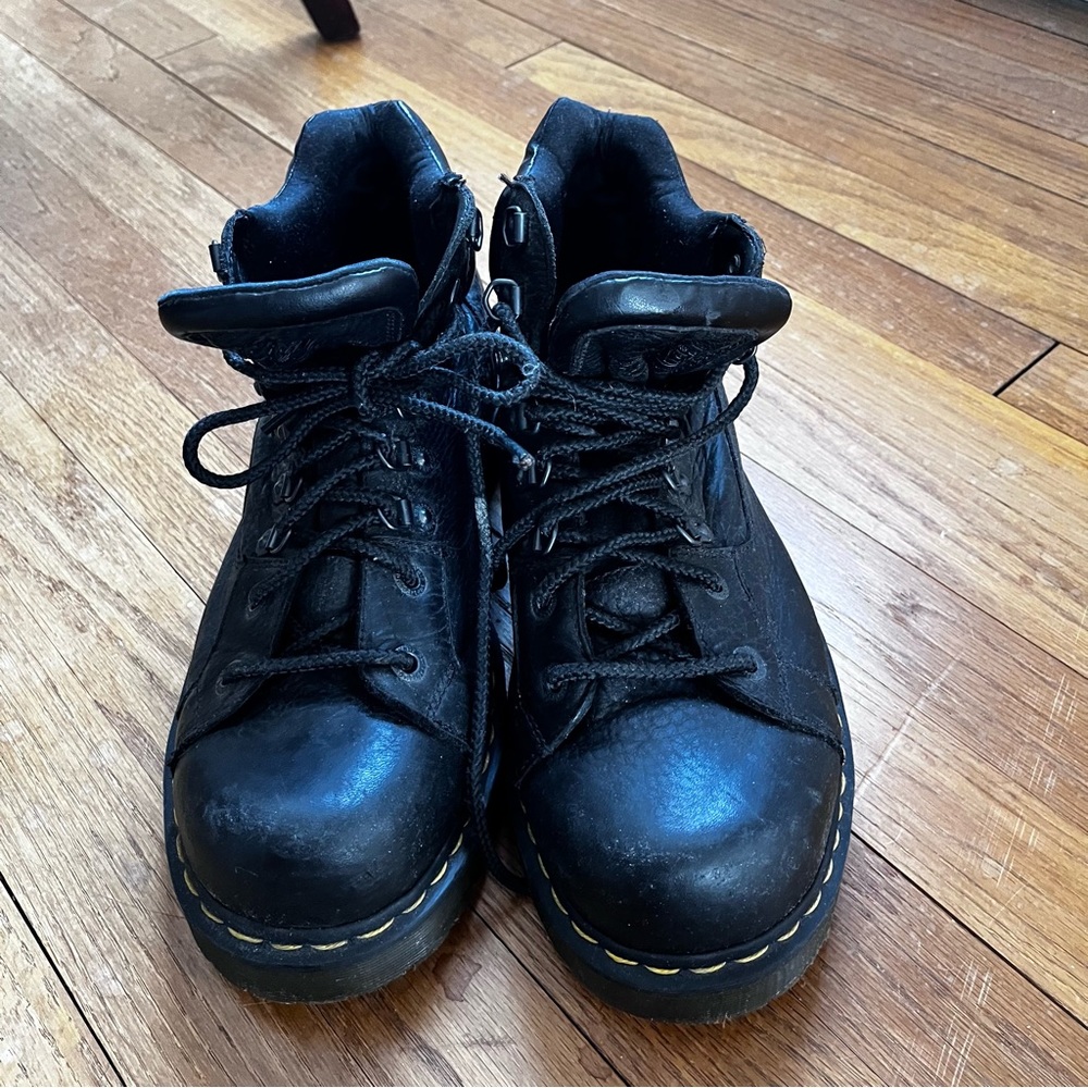 Dr. Martens 8699 BEX boot